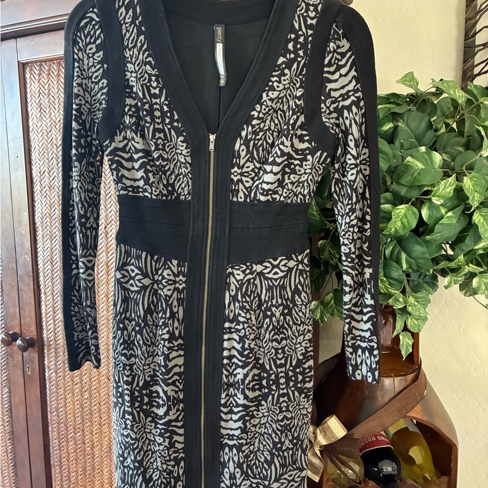 Tracy Reese Black and White Zip-Front Long Sleeve Dress